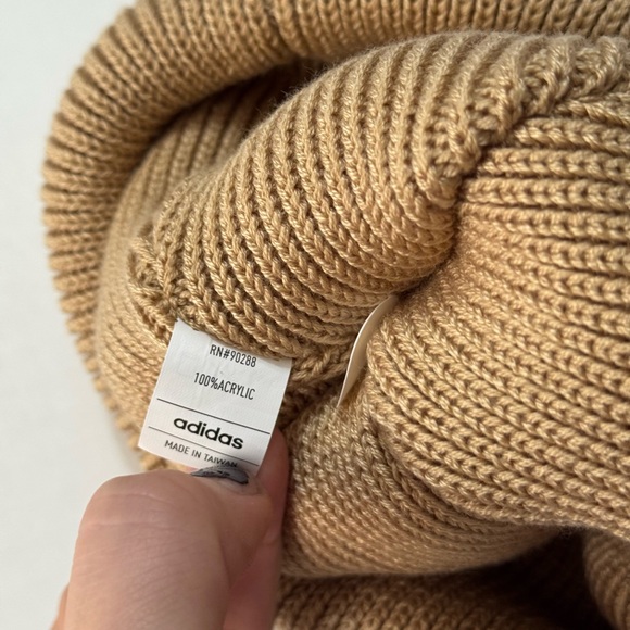 Adidas Classic Standard Fit Tan Beanie Embroidered Logo Patch - Picture 4 of 6